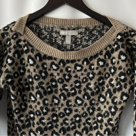 ASOS Women’s Knit Leopard Print Off-The-Shoulder Sweater Size 4 - Picture 2 of 9